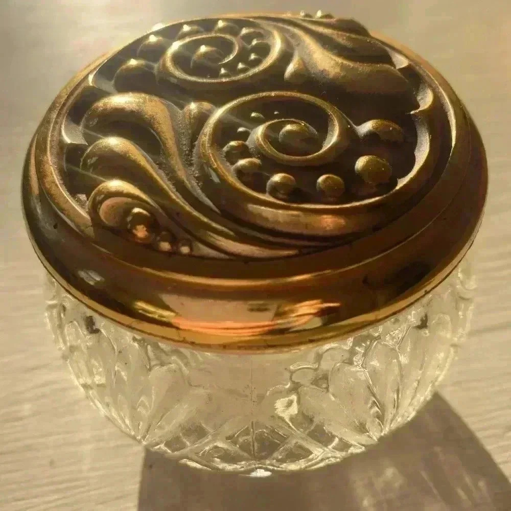 Vintage Avon Vanity Jar - Picture 2 of 2